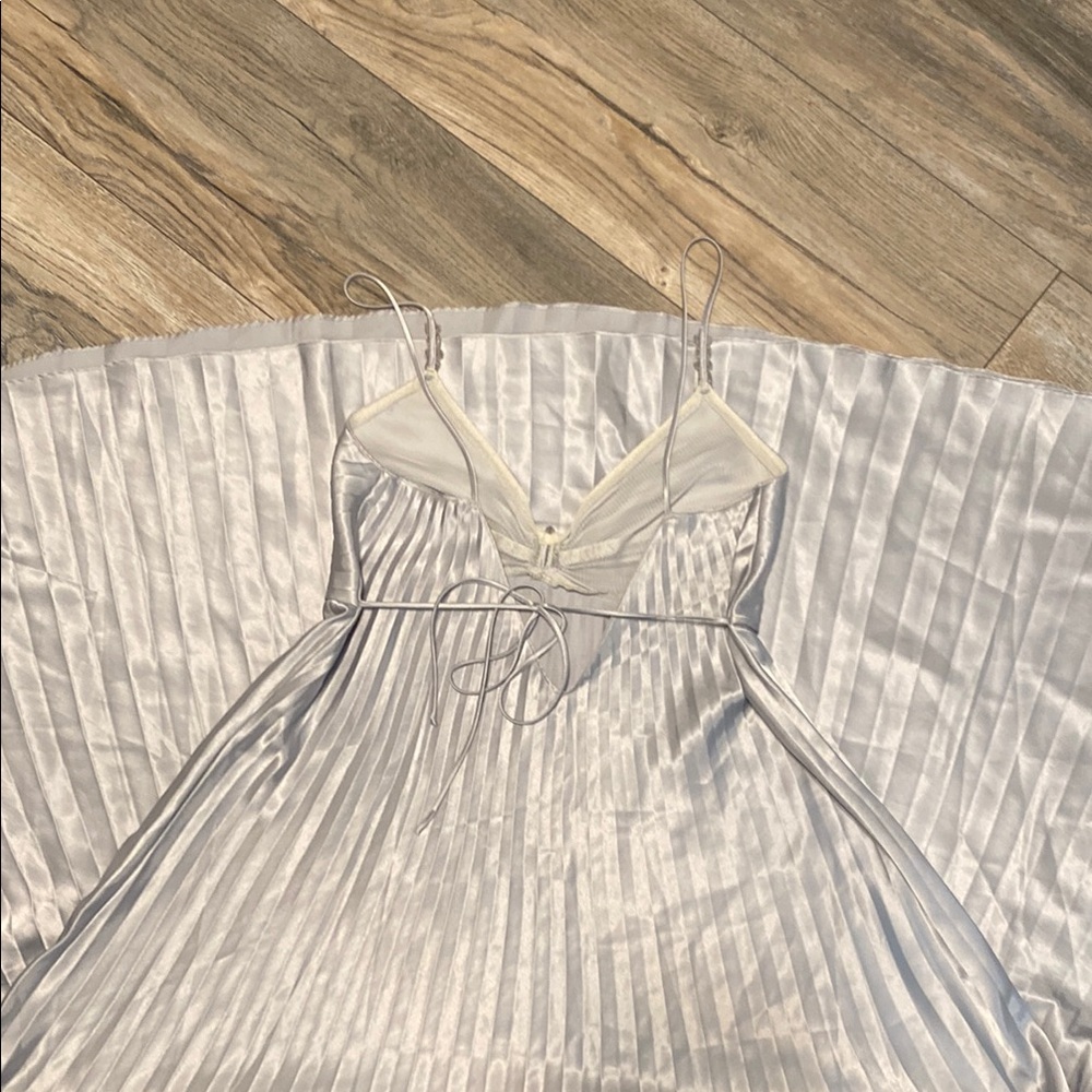Elegant Sleep Silver Pleated Dress - Picture 8 of 8